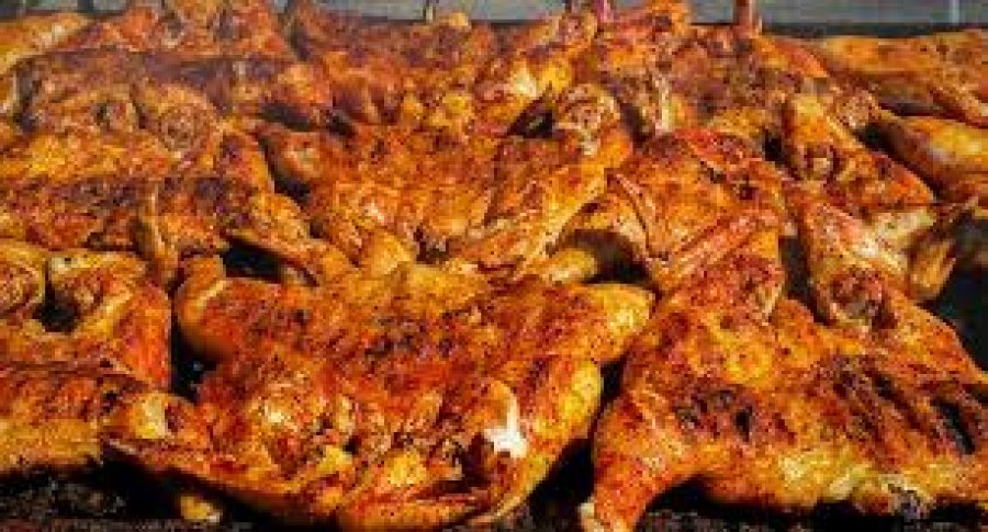 IMAGEN INTERNET POLLO. El consumo alcanzó al de carne vacuna.  IMAGEN INTERNET CARNE VACUNA. Existe un marcado retroceso en el consumo.