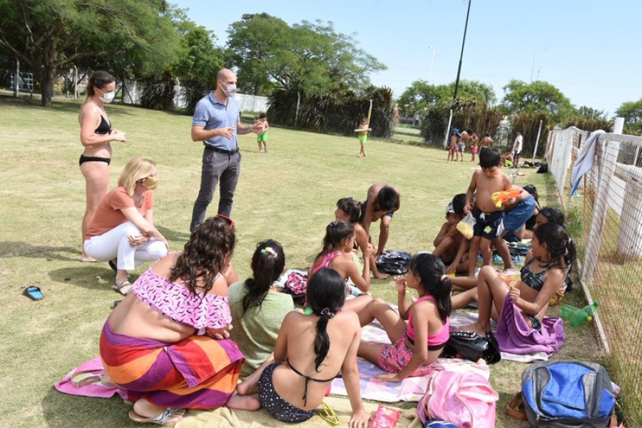 FOTO CP// TODOS AL AGUA. Un momento de la reciente actividad.