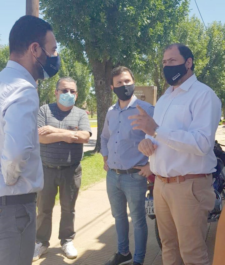 FOTO PRENSA COMUNA// VISITA// El presidente comunal recibi&oacute; al ministro de seguridad santafesino. INSTITUCI&Oacute;N// Fue efectuado un balance del a&ntilde;o que se acerca a su fin, encuentro realizado de modo virtual.