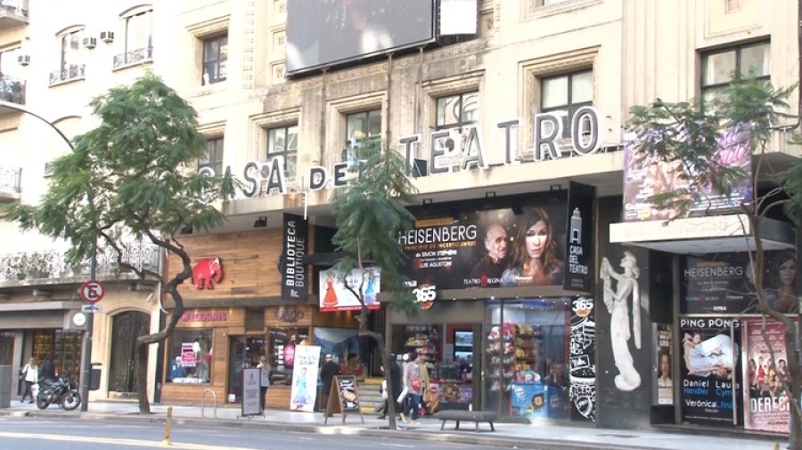 FOTO INFOBAE// CASA DEL TEATRO// Fachada de la entidad octogenaria.