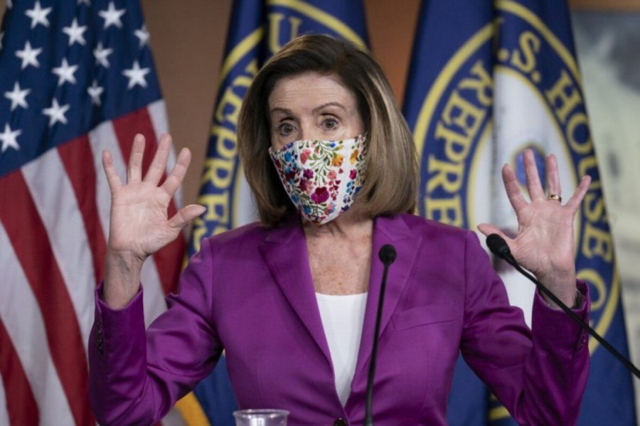 FOTO NA NANCY PELOSI, La dem&oacute;crata comanda el 'impeachment', formalmente presentado durante una breve sesi&oacute;n de la C&aacute;mara de Representantes.