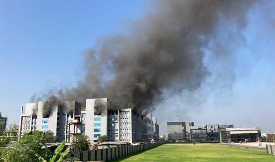 FOTO INTERNET. INCENDIO. Es de importante dimensi&oacute;n, y gener&oacute; preocupaci&oacute;n.