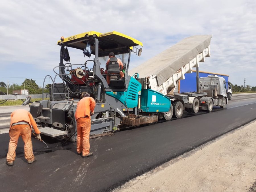 FOTO PRENSA DNV// AUTOPISTA// Los trabajos se iniciaron en el distrito Sunchales.
