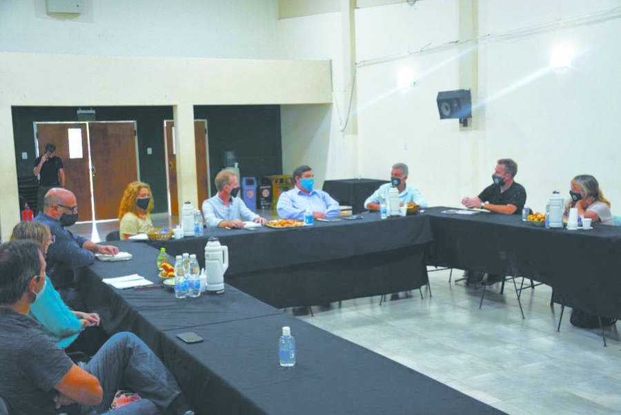 FOTO COMUNICACI&Oacute;N// ENCUENTRO// Vista parcial de la reuni&oacute;n celebrada ayer por la ma&ntilde;ana.