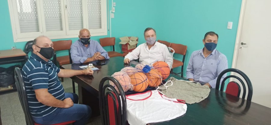 FOTO PRENSA FM// EN MOIS&Eacute;S VILLE. El legislador durante la entrega en Tiro Federal.