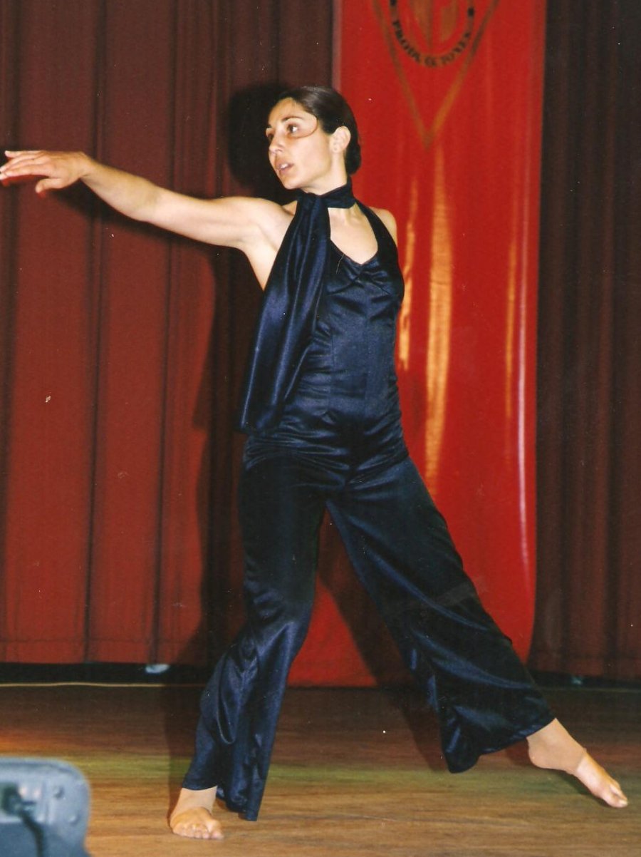 FOTO ARCHIVO V. MUSSO FIGURA. Viviana Musso en una de sus tantas presentaciones durante una rica trayectoria en la danza.