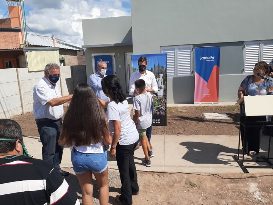 FOTO PRENSA AC// EN SAN VICENTE// Kerz, Calvo y Aira con adjudicatarios.