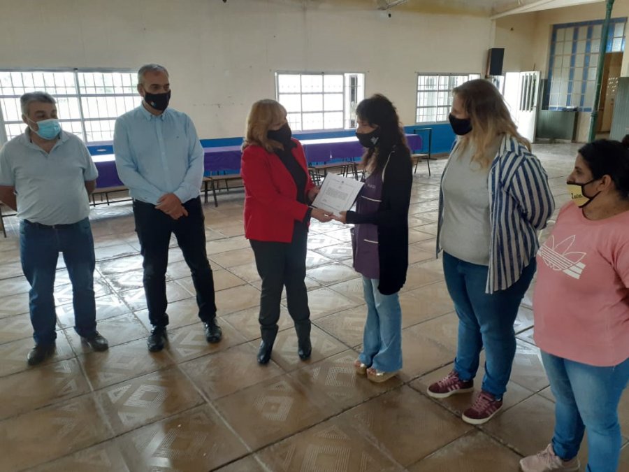 FOTO AC// ENTREGA. Uno de los encuentros para entregar aportes.