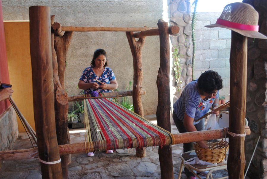 TELARES. Una herramienta tradicional para los tejidos, que son s&iacute;mbolos de la regi&oacute;n.