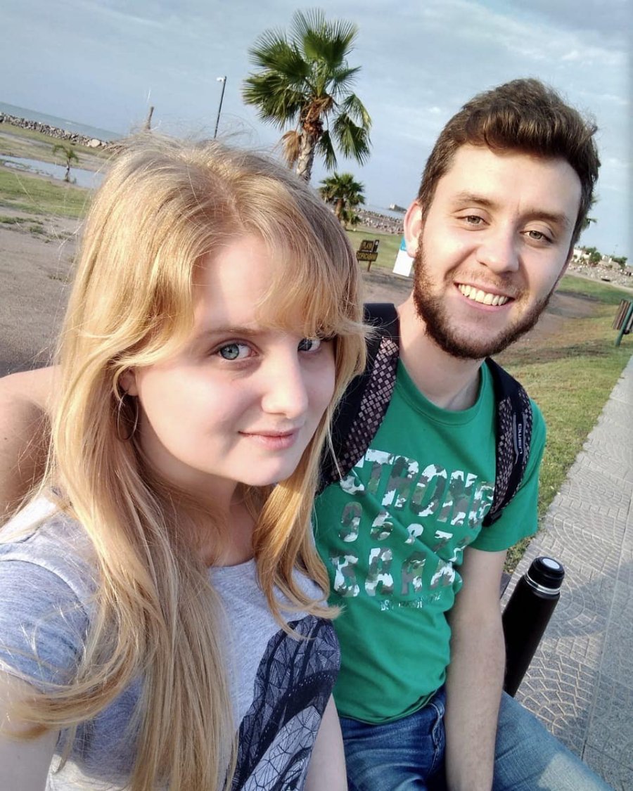 FOTO REINA DONA PRODUCTOS. Las sabrosas donas que conquistaron a los rafaelinos.  EMPRENDEDORES. Florencia Bruno y Lucas Gauchat hicieron de un problema laboral, un emprendimiento pujante.