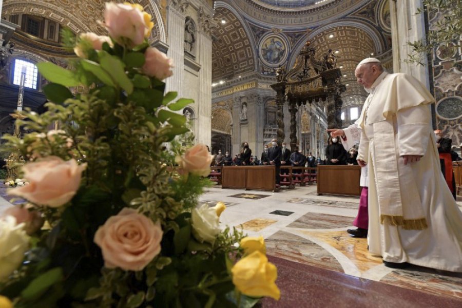 FOTO VATICAN NEWS// FRANCISCO. Imparte la bendici&oacute;n Urbi et Orbi.