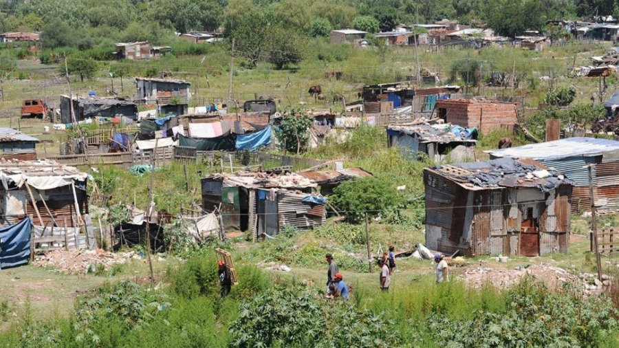 FOTO ARCHIVO POBREZA. Cuatro millones de personas viven en 4.416 asentamientos.