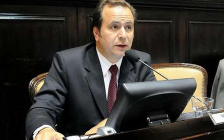 IMAGEN INTERNET AMENAZAS. Texto de lo que se escribió  IMAGEN INTERNET JORGE SOLMI. Secretario de Agricultura de la Nación.