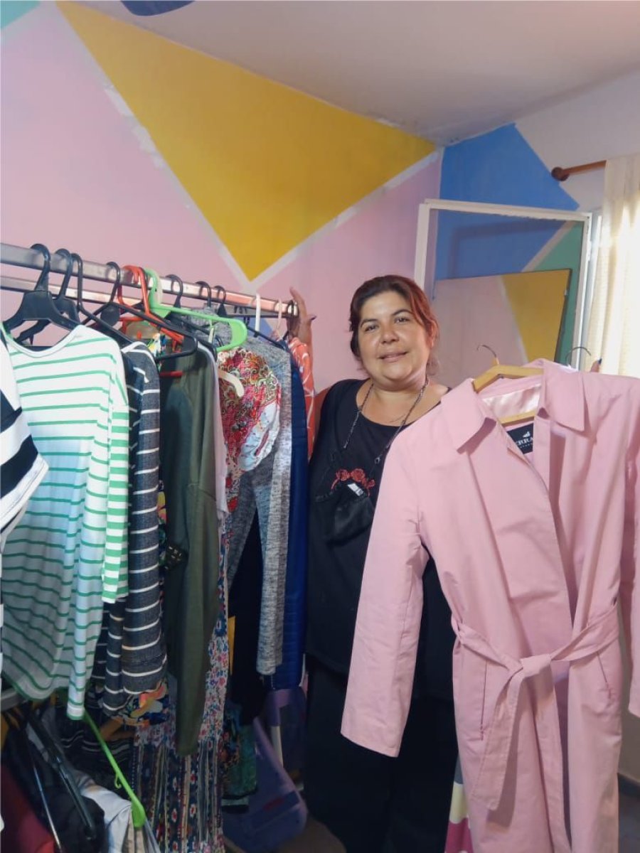 FOTO TIENDA CANDY INDUMENTARIA. Fernanda Marcuzzi, de Tienda Candy.  FOTO EL GARAGE DE LOS JUGUETES MUNDO LUDICO. Gisela Raffaelli y Maricel Sasia, de El Garage de los Juguetes.  FOTO ELE ROPA CASI NUEVA PILCHAS Y CALZADO. Laura Wanzenried, de Ele Ro