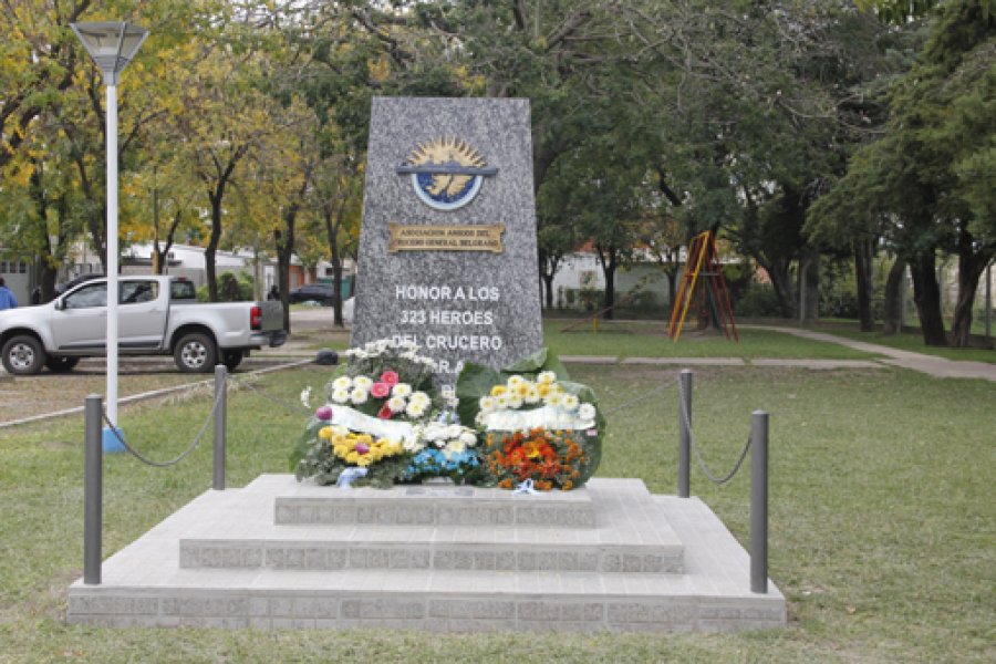 FOTO F. MELCHIORI// MONUMENTO// El cenotafio inaugurado ayer por la ma&ntilde;ana.
