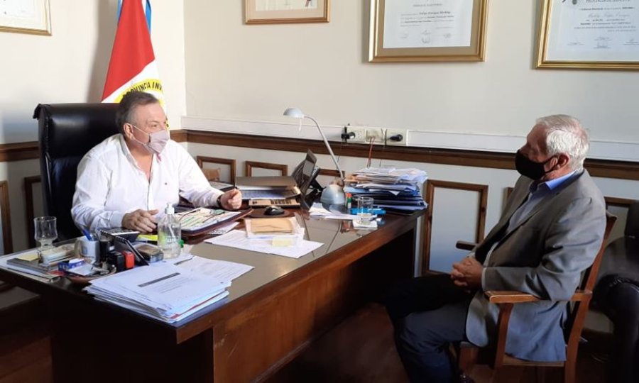 FOTO PRENSA FM// ENCUENTRO. Felipe Michlig y Hugo Boscarol durante la reuni&oacute;n.