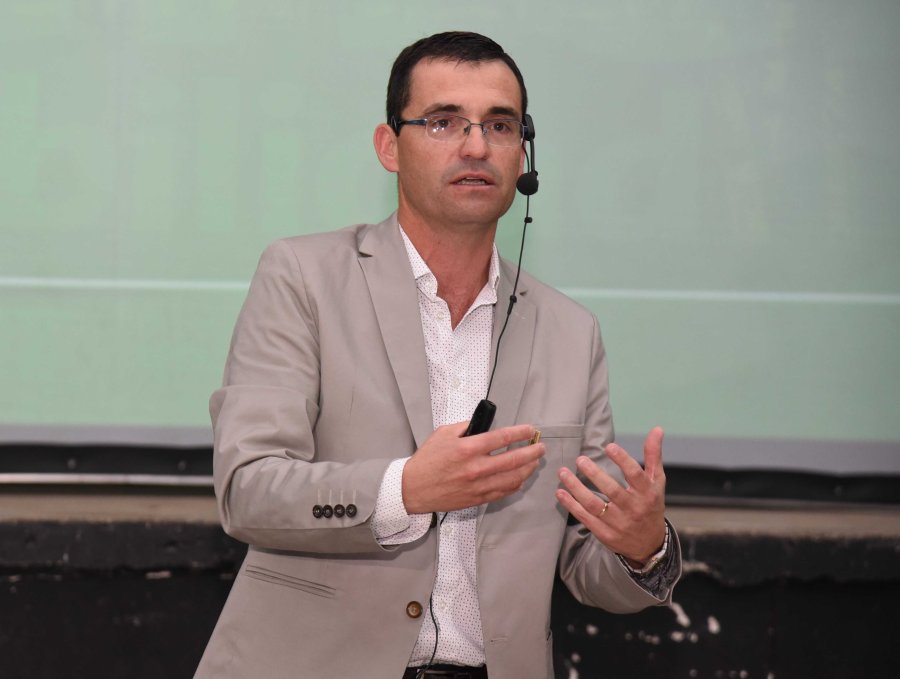 FOTO COOP. G.LEHMANN GONZALO TURRI. "La cooperativa ha sido capaz de transitar y crecer en un país con muchos vaivenes", sostuvo.  SEDE CENTRAL. Se encuentra en la cercana localidad de Pilar, y también tiene amplias instalaciones en Rafaela.