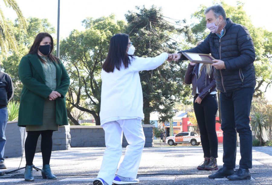FOTO PRENSA MUNICIPAL D&Iacute;A INTERNACIONAL DE LA ENFERMER&Iacute;A. Un homenaje al personal de salud.