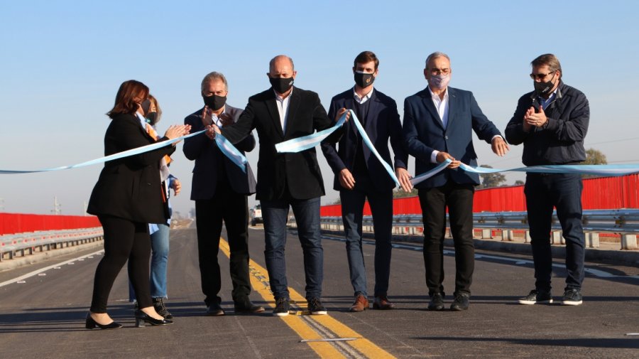 FOTO SCS// INAUGURACI&Oacute;N// Las autoridades concretaron la tradicional ceremonia del corte de cintas.