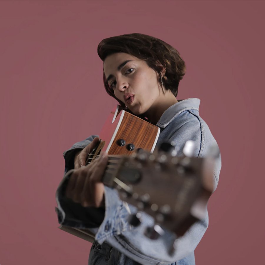 FOTO INTERNET ZOE GOTUSSO. Lanz&oacute; dos nuevos videos