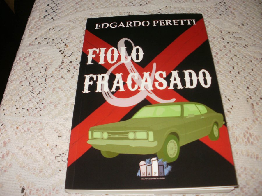 FOTO LA OPINION PORTADA. Fiolo & Fracasado, el &uacute;ltimo trabajo de Edgardo Peretti.
