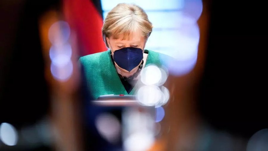FOTO FRANCE 24 ESPIADA. La canciller alemana, Angela Merkel, en una reuni&oacute;n del gabinete en Berl&iacute;n el 26 de mayo de 2021