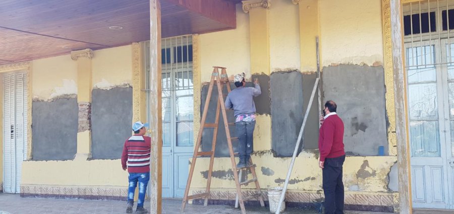 FOTO PRENSA COMUNA// MUSEO. Fueron encaradas tareas de conservaci&oacute;n en su edificio. VISITA. Los funcionarios realizaron una recorrida por circuitos tur&iacute;sticos.