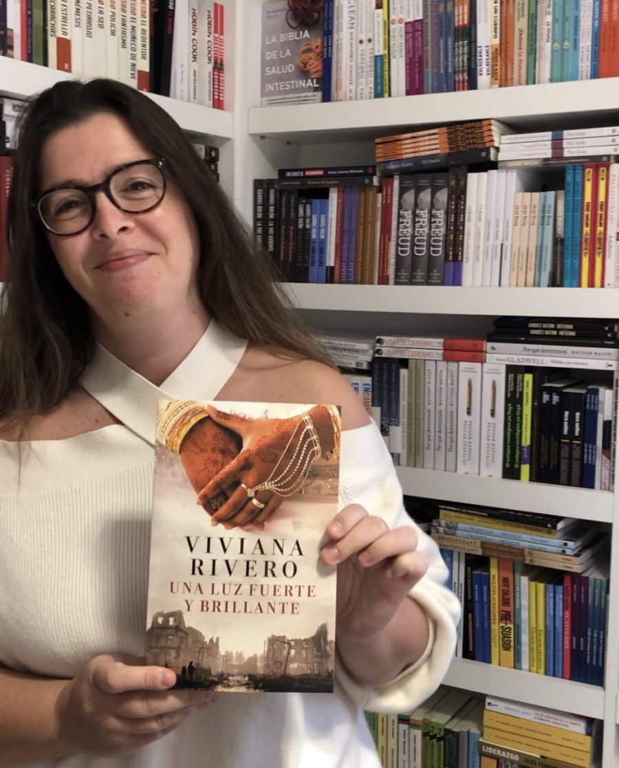 FOTO LA OPINI&Oacute;N MARISOL ESCANDELL. La due&ntilde;a de la librer&iacute;a Pura Letra habl&oacute; sobre el &uacute;ltimo libro de Viviana Rivero.