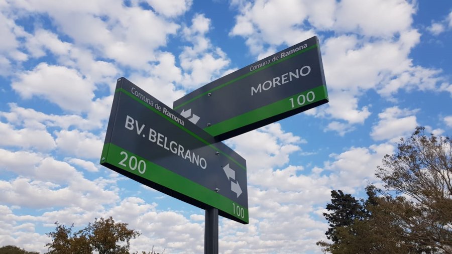 FOTO PRENSA COMUNA// NOMENCLADORES// La nueva nomenclatura urbana que ostenta la localidad.