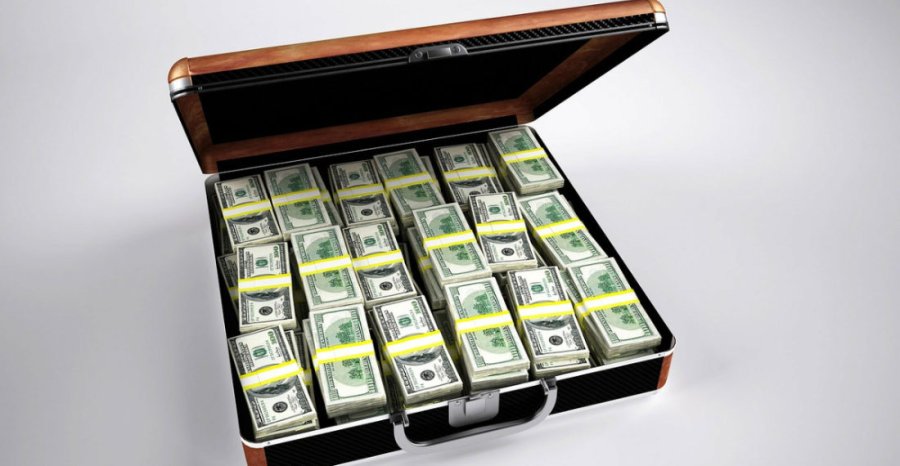 FOTO ARCHIVO MUNDO INJUSTO. Mientras la pobreza crece, hay muchas personas sin escrúpulos que se enriquecen más con la corrupción, el lavado de dinero y la evasión tributaria.