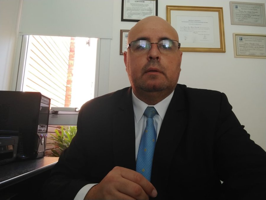 El abogado Carlos Far&iacute;as Demald&eacute; logr&oacute; que se le conceda la libertad a su cliente, que deber&aacute; cumplir medidas alternativas.