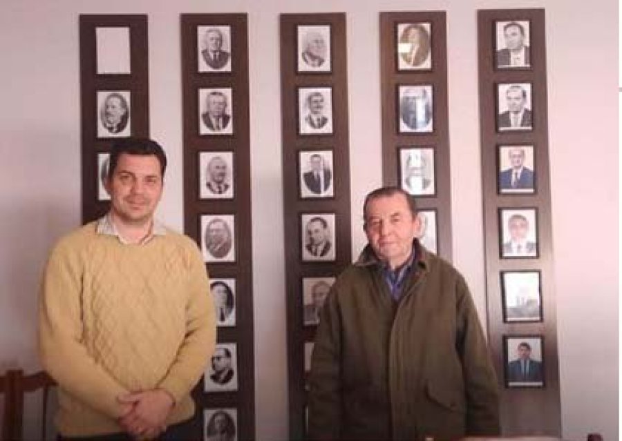 EN LA COMUNA// Mauro Gilaber y V&iacute;ctor Man&iacute;as durante el reciente encuentro.