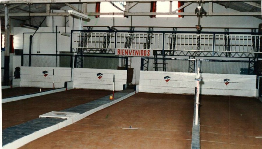 FOTO PRENSA AC// CANCHAS// Son cuatro ubicadas bajo techo.