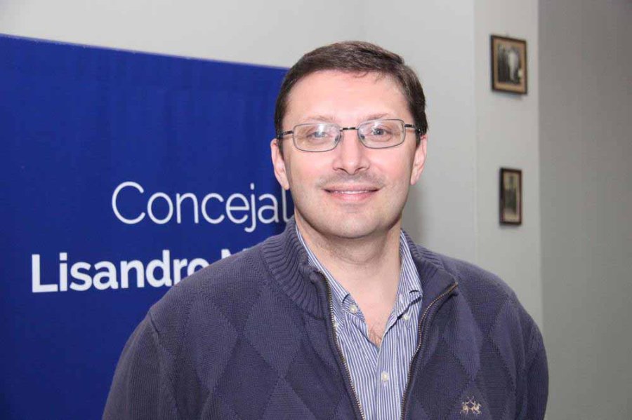 APLICACIÓN. Con Buenas Prácticas Agrícolas, los productos fitosanitarios son imprescindibles para la producción de alimentos. AUTOR. El concejal del PDP, Lisandro Mársico, fue el encargado de elaborar el proyecto en cuestión.