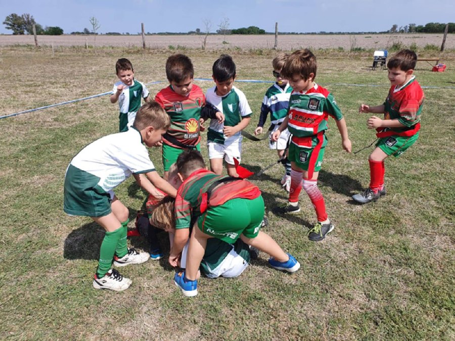 FOTO PRENSA BROWN// RUGBY INFANTIL// Los rugbiers de la verde en San Francisco.
