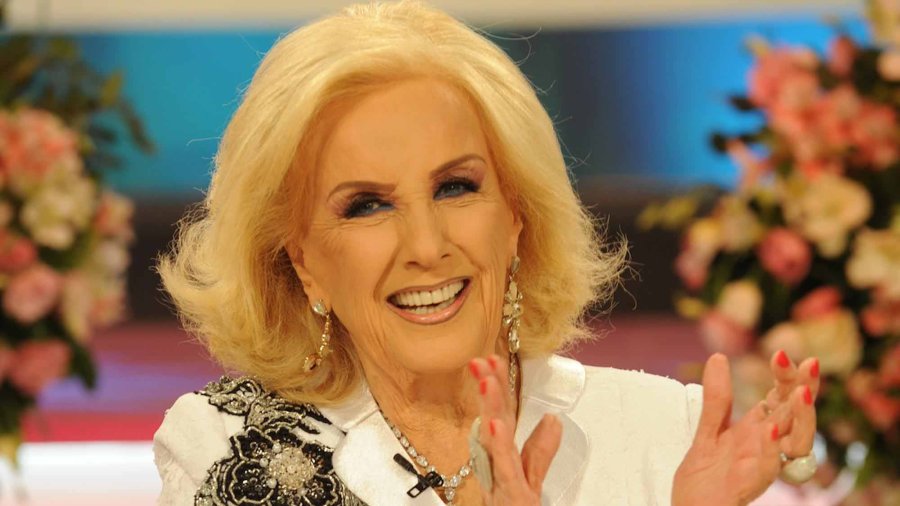 FOTO INTERNET MIRTHA LEGRAND. La diva permanece en la unidad coronaria del sanatorio Mater Dei.
