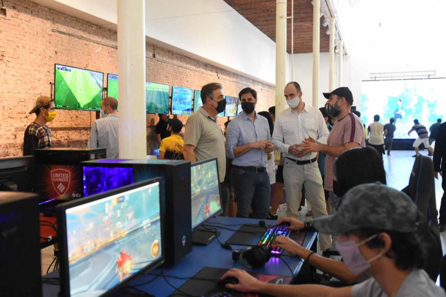FOTO INTERNET PULSAR. El programa de videojuegos y juegos electr&oacute;nicos.