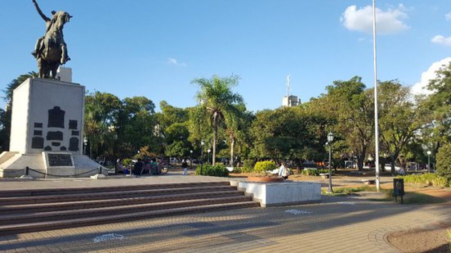 FOTO ARCHIVO PLAZA 25 DE MAYO. Otro aniversario de la Revoluci&oacute;n sin gente.