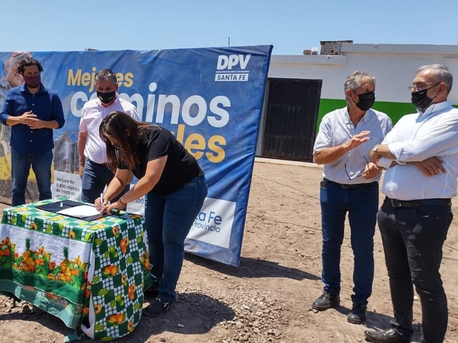 FOTOS PRENSA AC// CONVENIOS. Dos momentos de la reciente actividad cumplida en Egusquiza y Josefina.