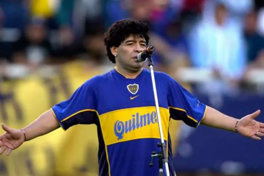IMAGEN ARCHIVO. DIEGO MARADONA. Hace 20 a&ntilde;os, en la cancha de Boca Juniors.