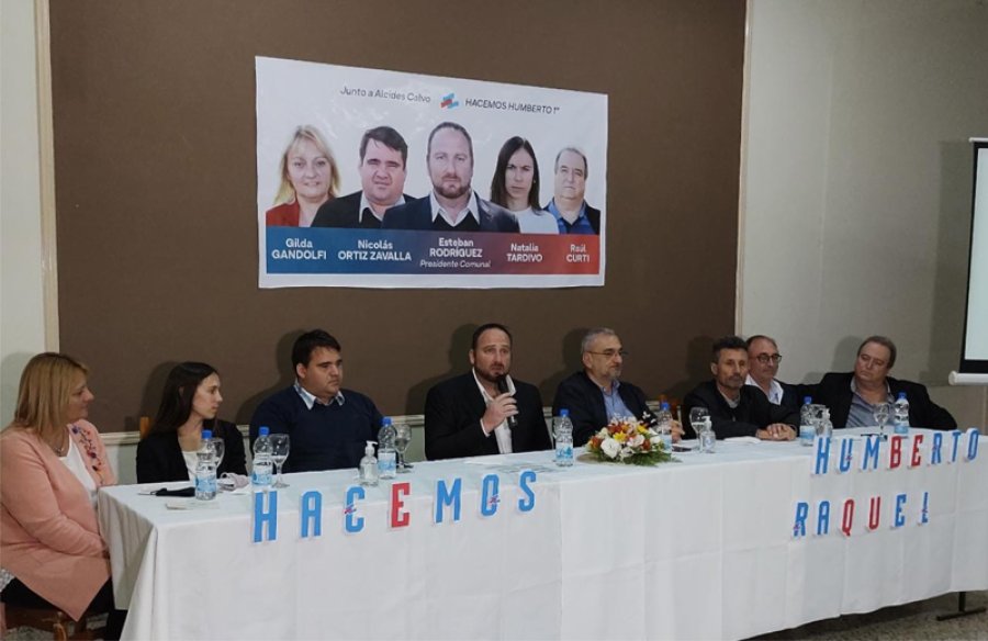 FOTO PRENSA AC// PRESENTACI&Oacute;N. Esteban Rodr&iacute;guez y quienes  lo secundan en la lista.