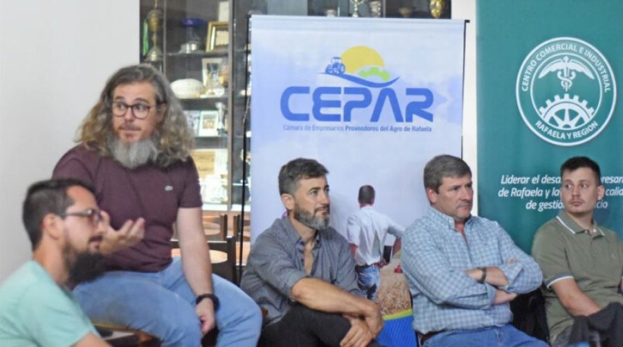 CEPAR. Los directivos de la entidad desean bajar el mensaje de la capacitación para fortalecer las empresas.