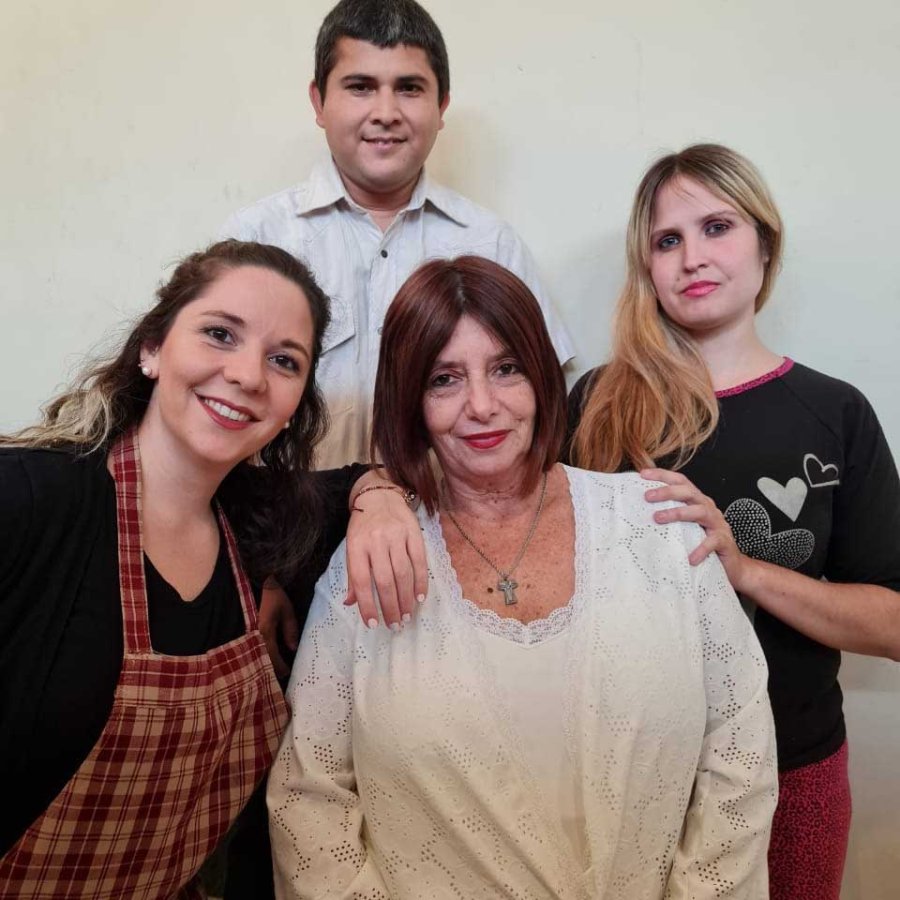 FOTO PRENSA LASSERRE// ELENCOS. Los dos grupos que protagonizar&aacute;n las funciones.