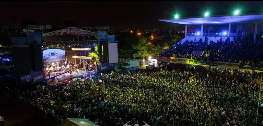 IMPRESIONANTE. Una postal de lo observado en el Hip&oacute;dromo de Las Flores.&nbsp;