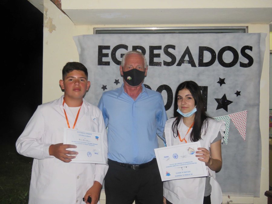 FOTO PRENSA MUNIIPALIDAD// ESCUELAS RURALES// Dos im&aacute;genes registradas en las recientes ceremonias.