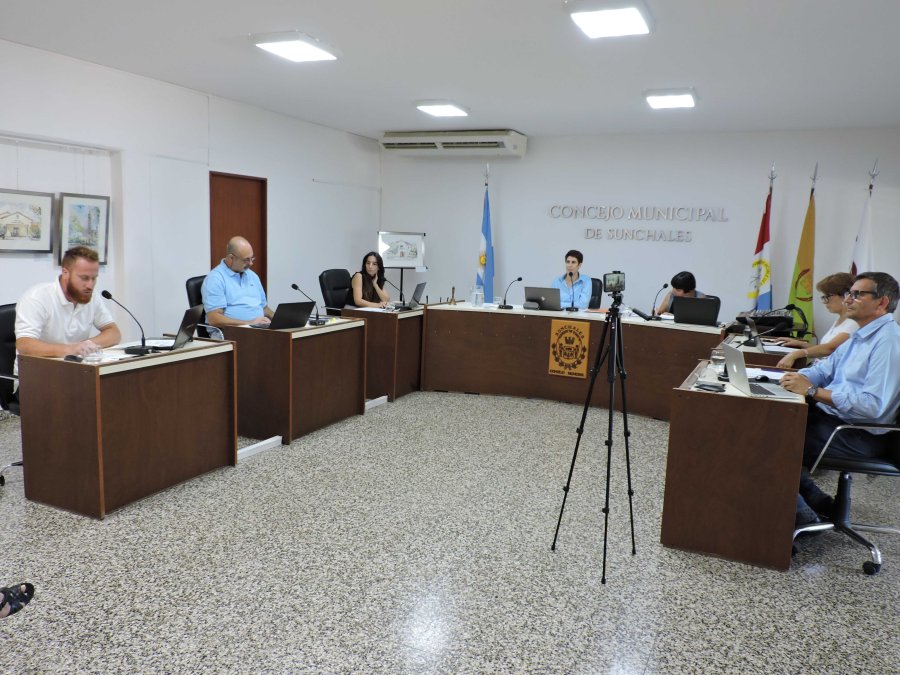 FOTO PRENSA CONCEJO// SESI&Oacute;N// El encuentro celebrado ayer por la  ma&ntilde;ana.