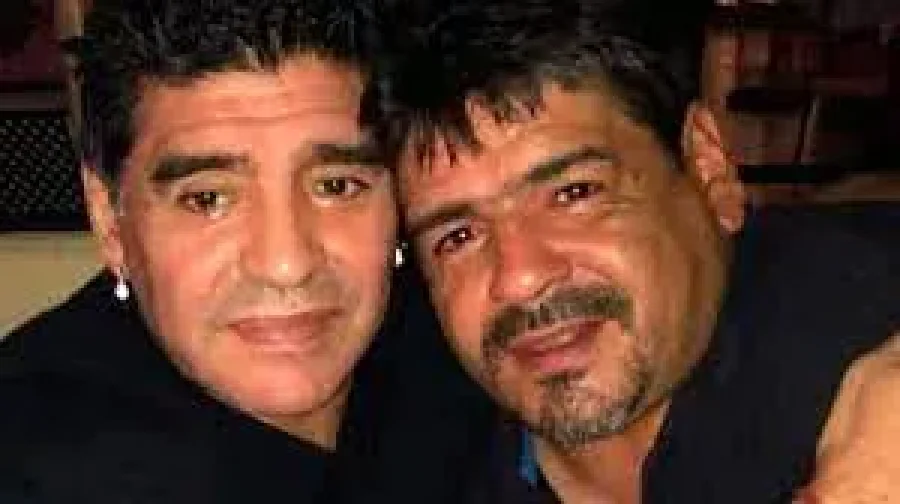 IMAGEN ARCHIVO. DIEGO Y HUGO. Los hermanos Maradona.