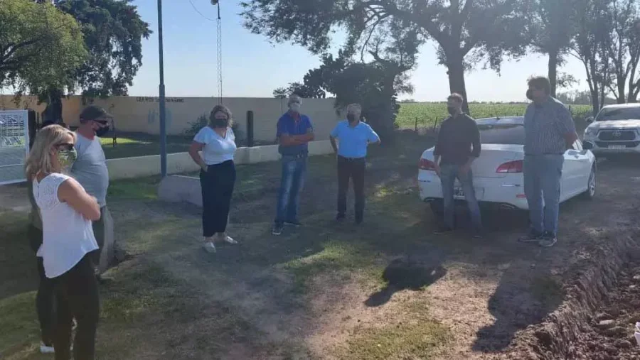 FOTO PRENSA MUNICIPALIDAD//
CAMINOS DE LA RURALIDAD. Autoridades recorriendo la traza San Vicente-Ang&eacute;lica.