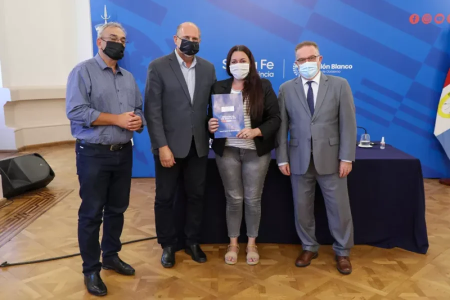 FOTO PRENSA AC//
SEGURIDAD. Alcides Calvo, Omar Perotti, Victoria Civalerro y Jorge Lagna.