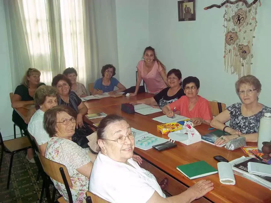 FOTO ARCHIVO//
ESCUELA TOSELLO. Un grupo participando de uno de los talleres.